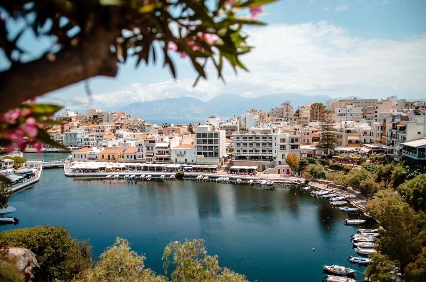 Floral City Apartments Agios Nikolaos Buitenkant foto